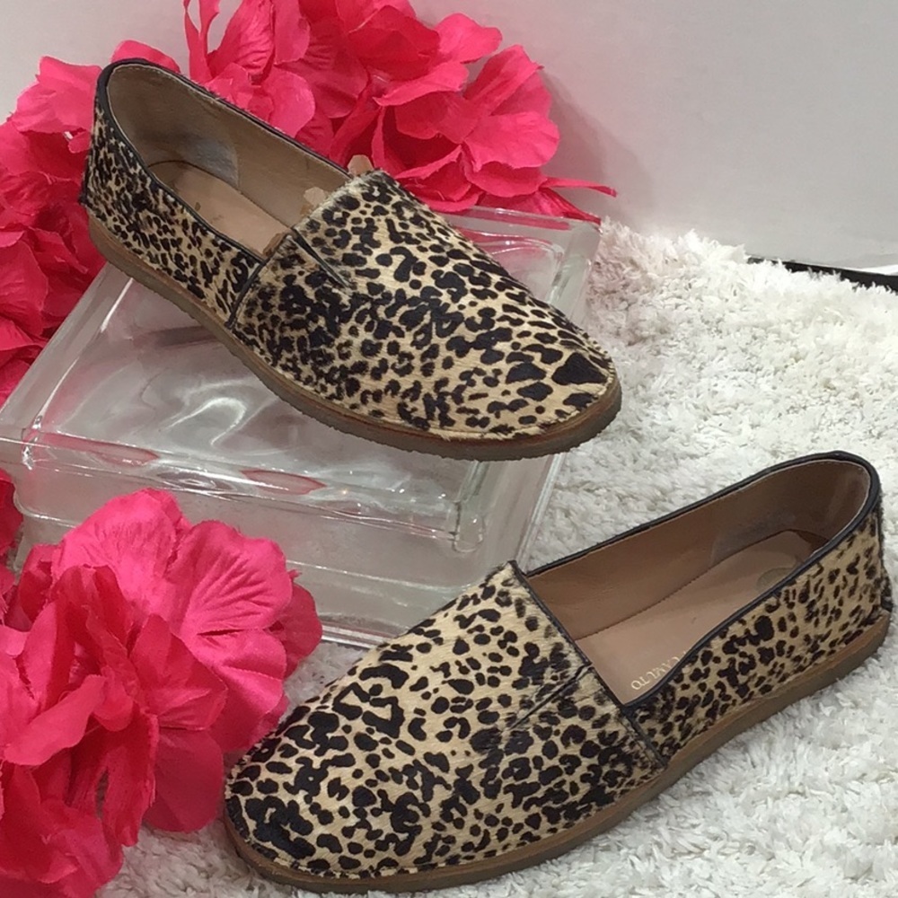 Vince Camuto cheetah hairon slip on flats 7.5M